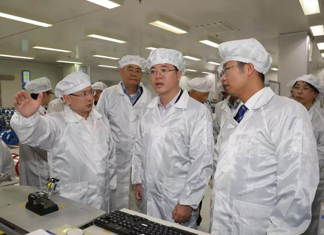 強(qiáng)強(qiáng)聯(lián)合，共筑未來(lái) 亨通與東南大學(xué)攜手成立光/量子通信與傳感技術(shù)聯(lián)合研究中心